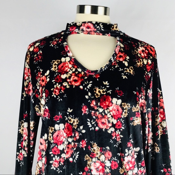 L & B Floral Print Bell Sleeve Choker Top - Picture 2 of 6